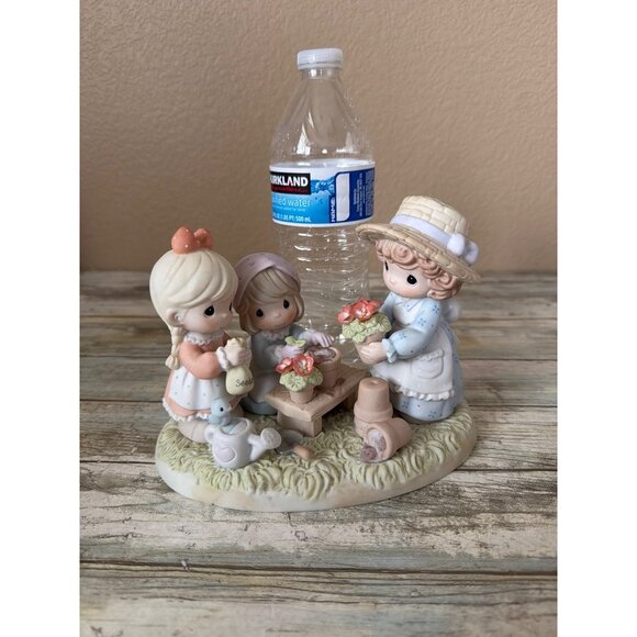 Precious Moments 2001 Planting the Seeds of Love #101548 Ltd Ed 1190/7500 No Box - Picture 2 of 14